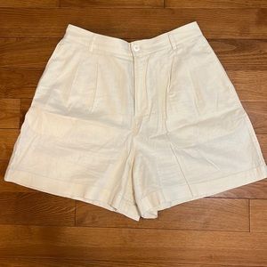 UNIQLO linen shorts in cream